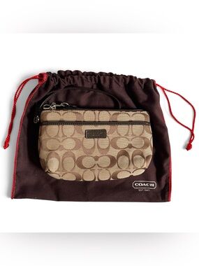 Coach Park Signature C Medium Wristlet Khaki Mahogany Patent Leather F51685